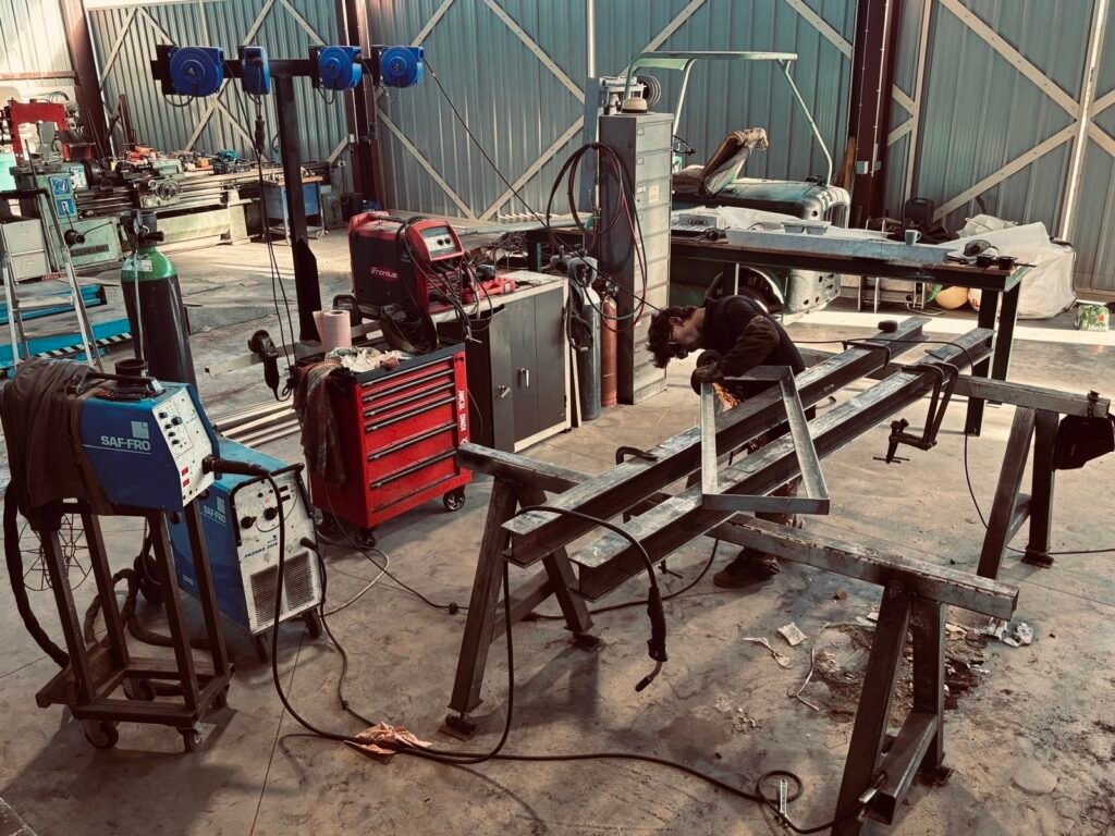 L'atelier situé à FROMENTEAU, vaste espace de travail